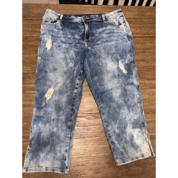Maurices Womens Jeans Size 16 Medium Wash Distressed Cropped Capri - Picture 1 of 6